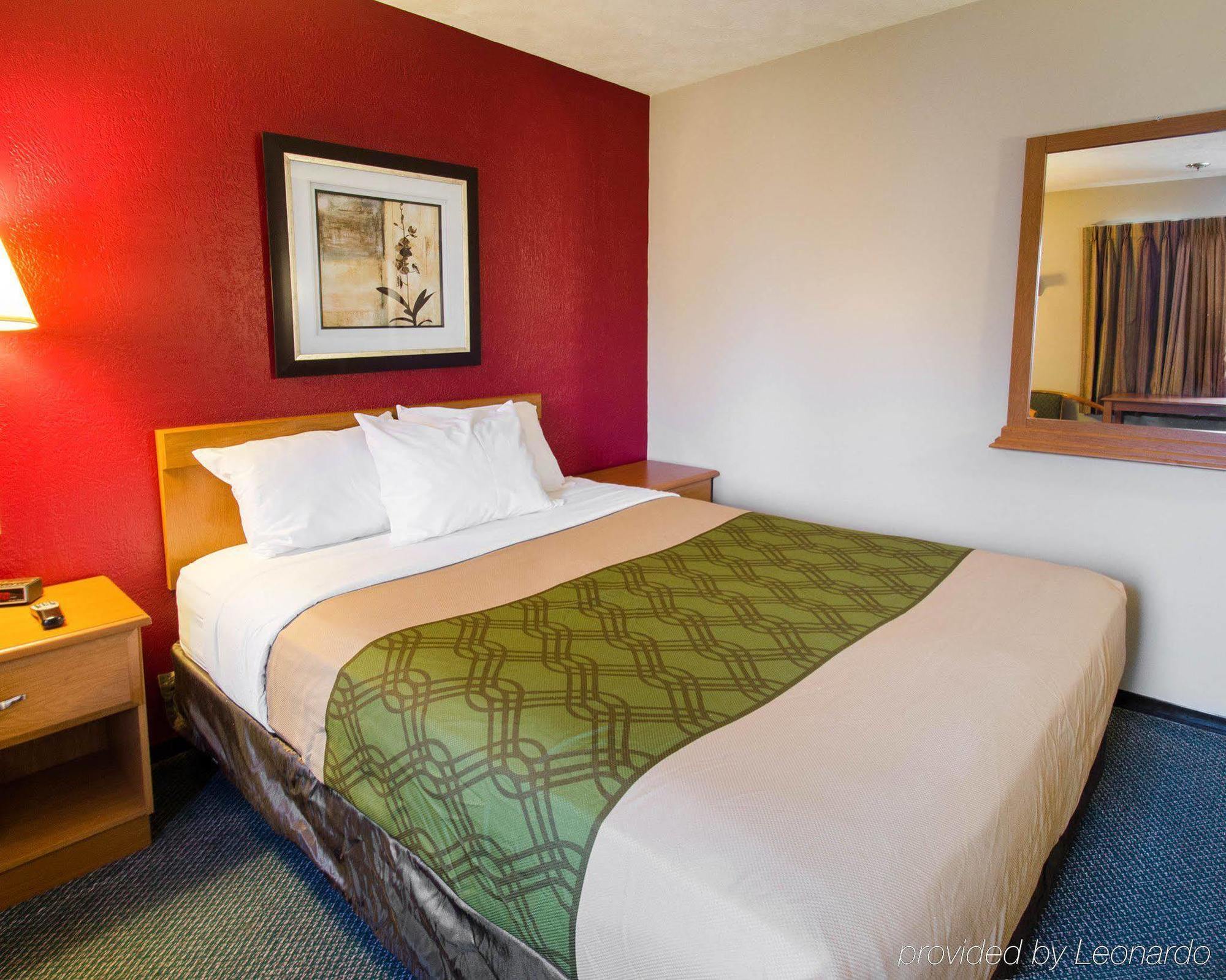 Red Lion Inn & Suites Olathe Kansas City Exterior photo